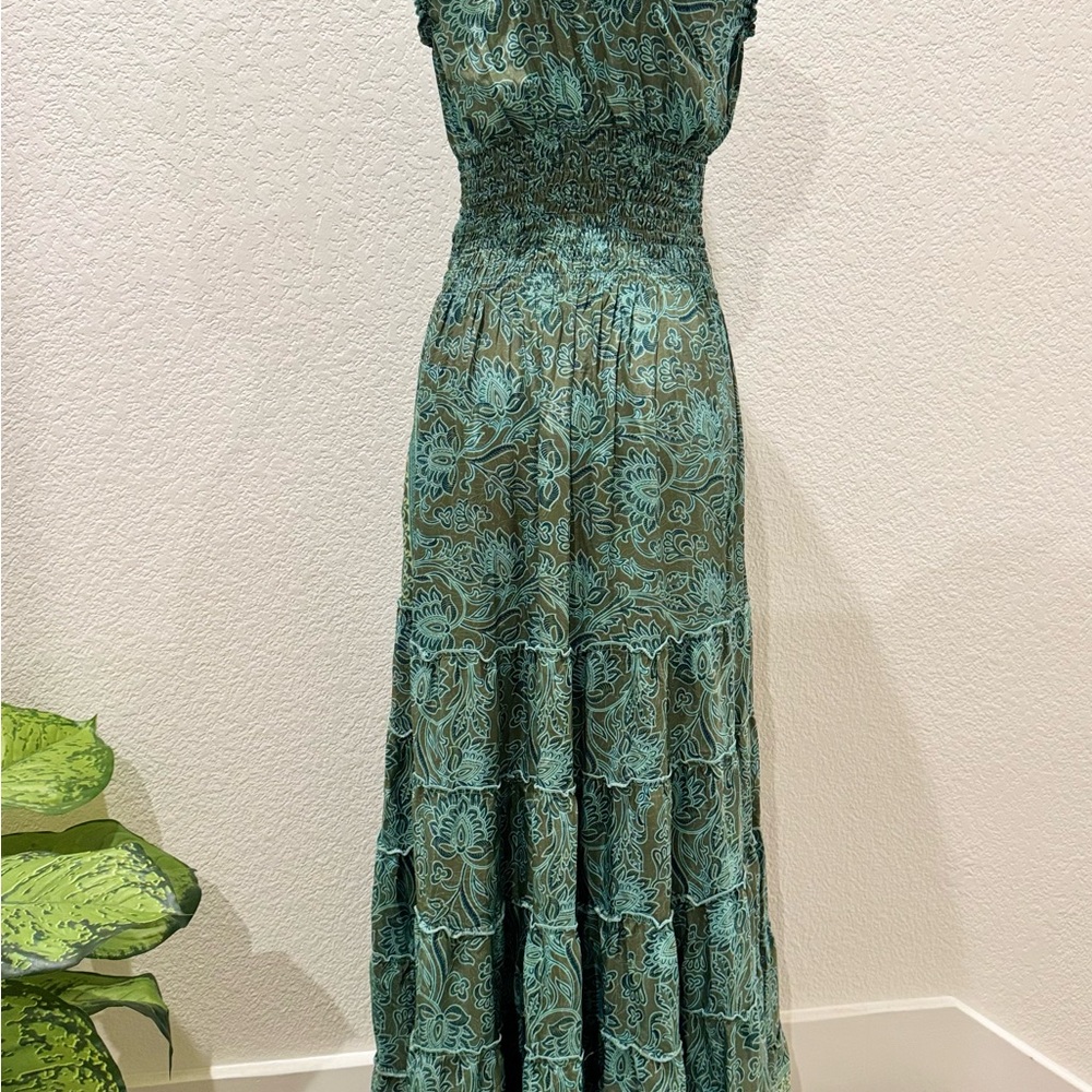 Green Paisley Maxi Dress with V-Neck and Elastic Waist and Sleeveless Design. - Picture 5 of 7